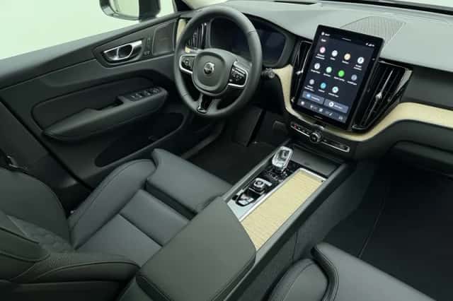 Volvo XC60 (2025) thumbnail 2
