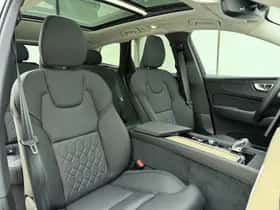 Volvo XC60 (2025) thumbnail 4