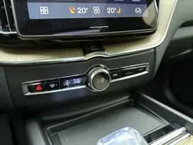 Volvo XC60 (2025) thumbnail 40