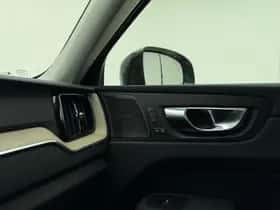 Volvo XC60 (2025) thumbnail 43