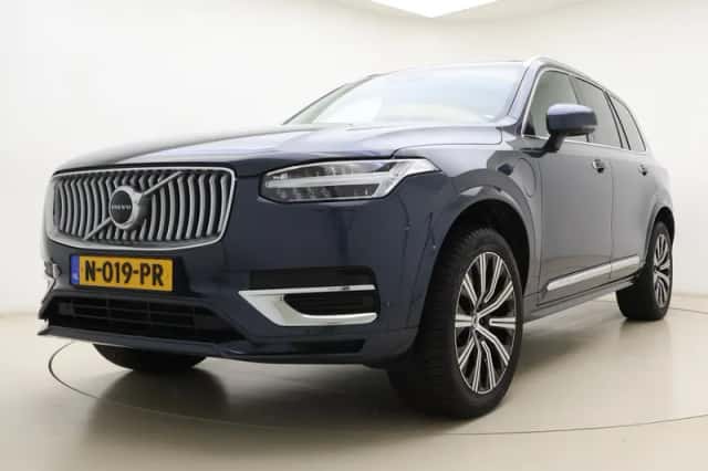 Volvo XC90 (2021) thumbnail 2
