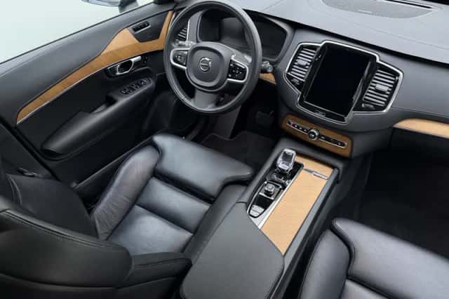 Volvo XC90 (2021) thumbnail 3