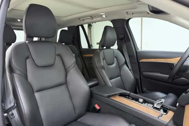 Volvo XC90 (2021) thumbnail 4