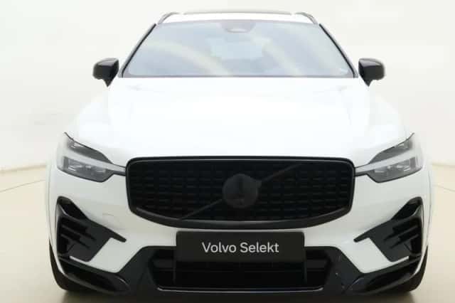 Volvo XC60 (2022) thumbnail 3