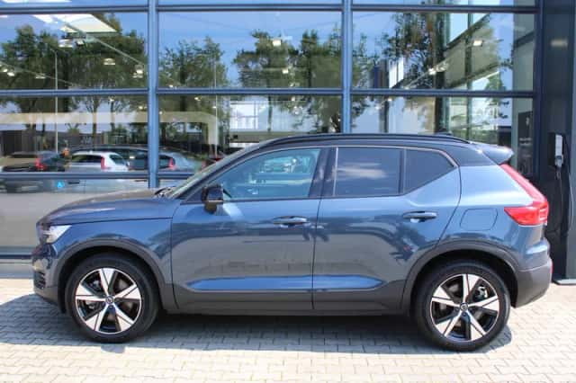 Volvo XC40 (2022) thumbnail 5
