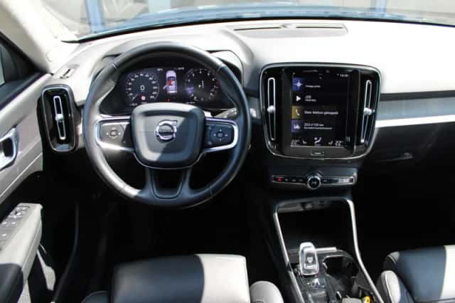 Volvo XC40 (2020) thumbnail 2