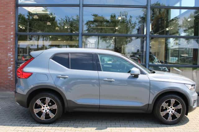 Volvo XC40 (2020) thumbnail 3