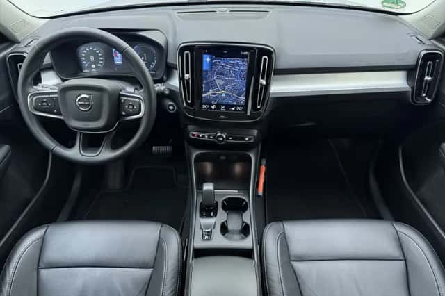 Volvo XC40 (2022) thumbnail 2