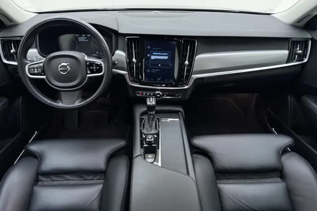 Volvo V90 (2018) thumbnail 2