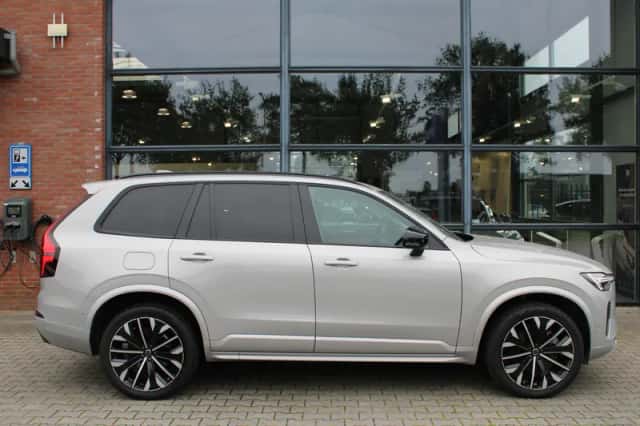 Volvo XC90 (2025) thumbnail 3