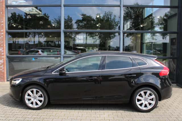 Volvo V40 (2017) thumbnail 5