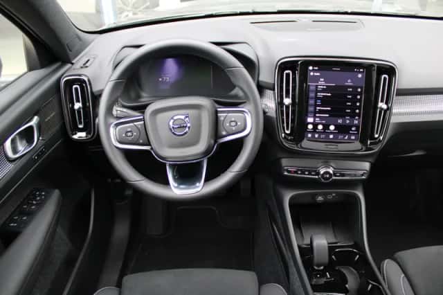 Volvo EX40 (2026) thumbnail 2