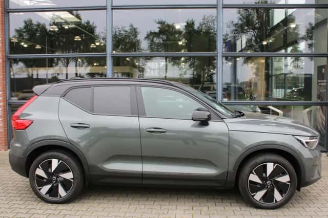 Volvo EX40 (2026) thumbnail 3