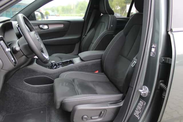 Volvo EX40 (2026) thumbnail 4