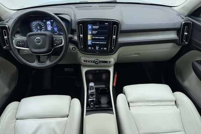 Volvo XC40 (2021) thumbnail 2