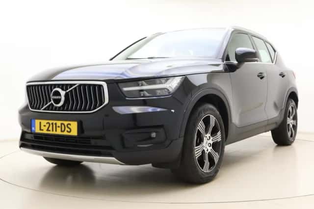 Volvo XC40 (2021) thumbnail 3