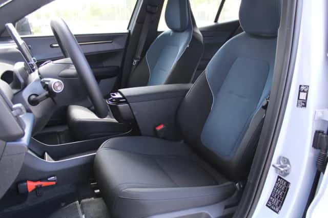 Volvo EX30 (2026) thumbnail 4