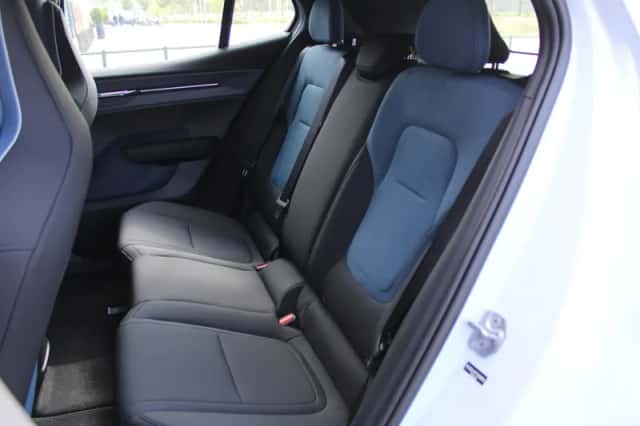 Volvo EX30 (2026) thumbnail 6