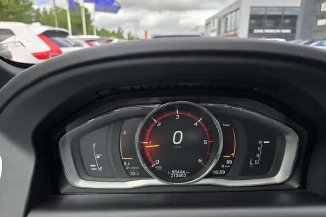Volvo XC60 (2017) thumbnail 5