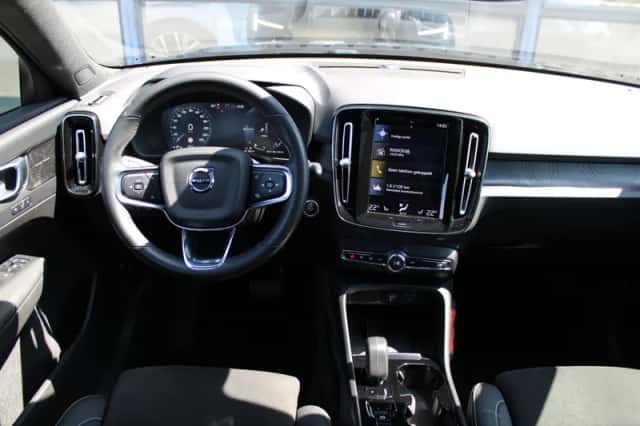 Volvo XC40 (2022) thumbnail 2