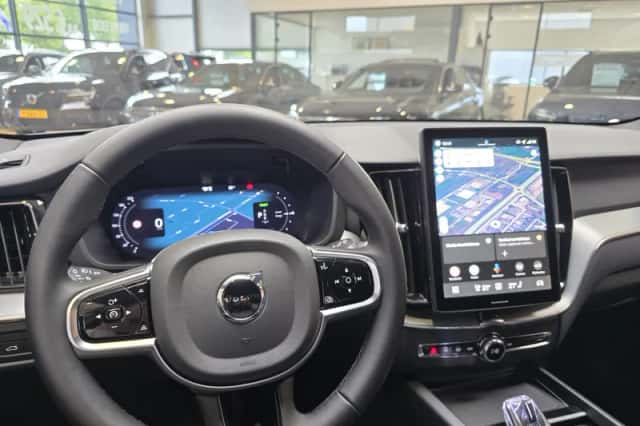 Volvo XC60 (2025) thumbnail 6