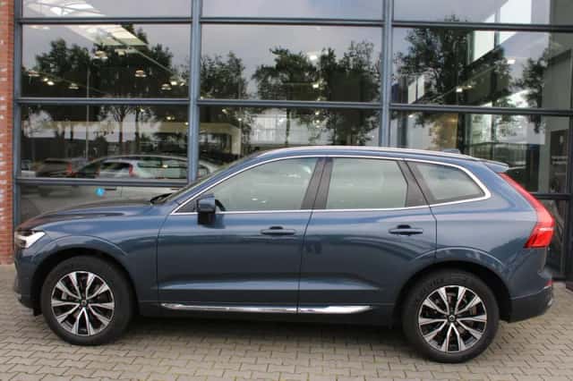 Volvo XC60 (2023) thumbnail 5