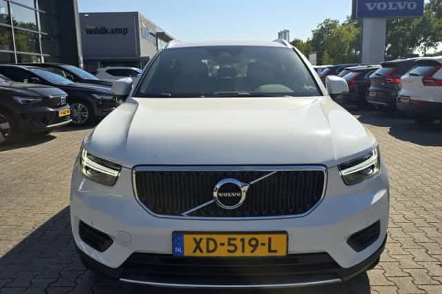 Volvo XC40 (2018) thumbnail 4