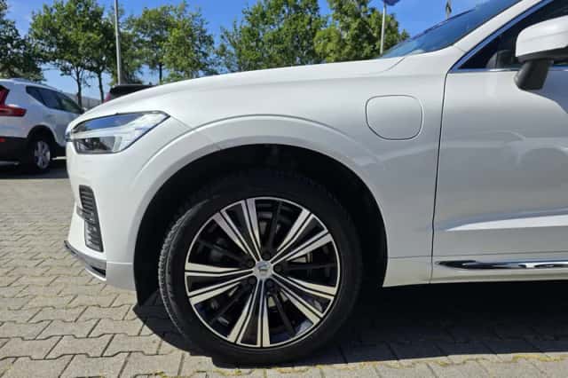 Volvo XC60 (2021) thumbnail 4