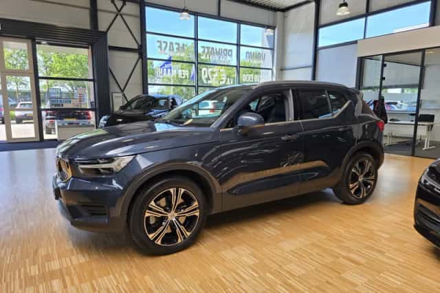 Volvo XC40 (2022) thumbnail 4