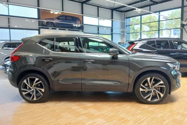 Volvo XC40 (2019) thumbnail 4