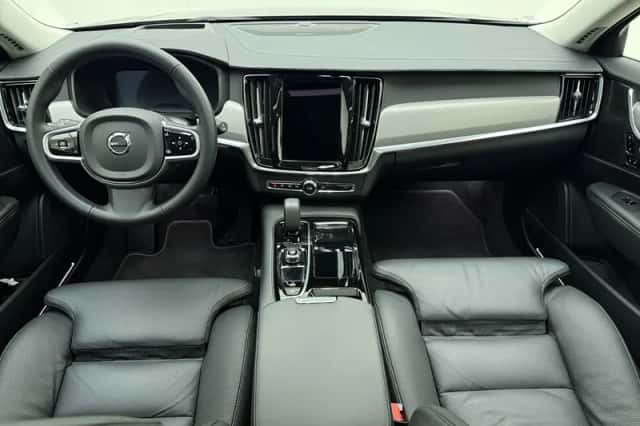 Volvo V90 (2025) thumbnail 2