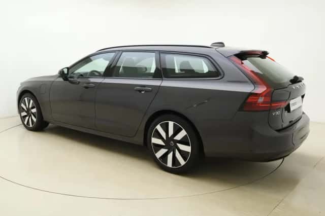 Volvo V90 (2025) thumbnail 3