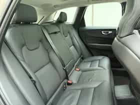 Volvo XC60 (2025) thumbnail 4