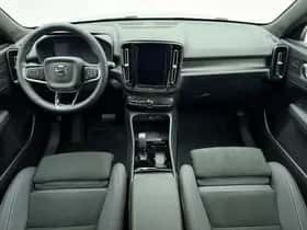 Volvo C40 (2023) thumbnail 2