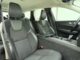 Volvo XC60 (2020) thumbnail 13
