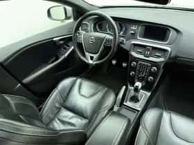 Volvo V40 (2017) thumbnail 2