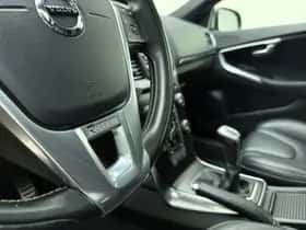 Volvo V40 (2017) thumbnail 33