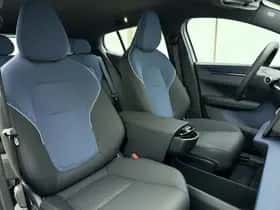 Volvo EX30 (2024) thumbnail 4