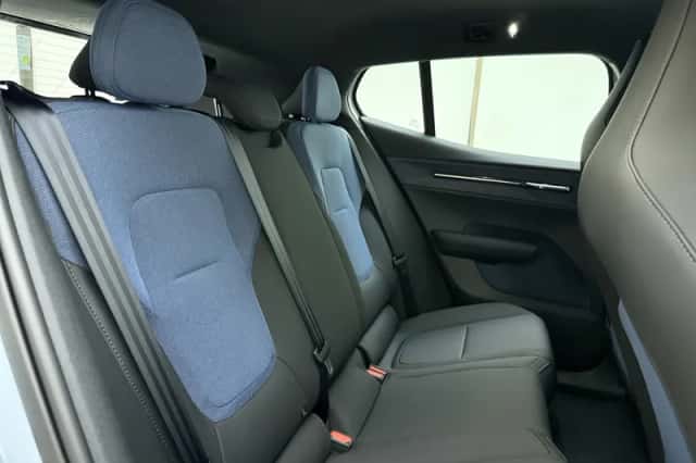Volvo EX30 (2024) thumbnail 6