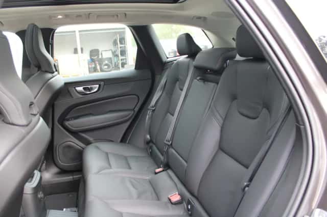 Volvo XC60 (2025) thumbnail 6