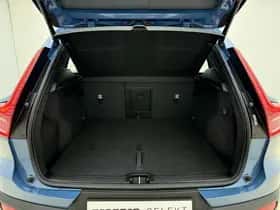 Volvo XC40 (2025) thumbnail 4