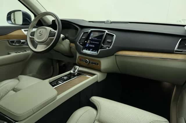 Volvo XC90 (2021) thumbnail 2