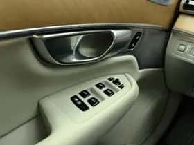 Volvo XC90 (2021) thumbnail 38