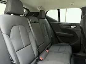 Volvo XC40 (2021) thumbnail 4