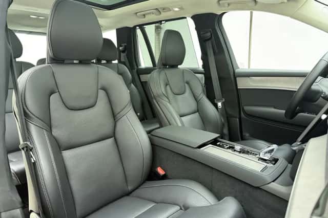 Volvo XC90 (2025) thumbnail 4