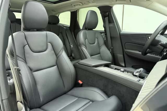 Volvo XC60 (2025) thumbnail 4