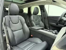 Volvo XC60 (2025) thumbnail 4