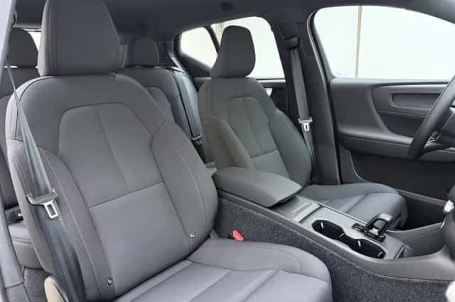 Volvo EX40 (2026) thumbnail 4