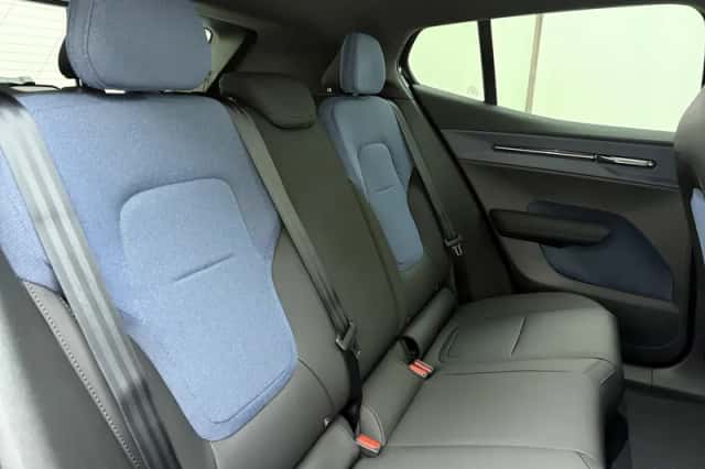 Volvo EX30 (2026) thumbnail 6