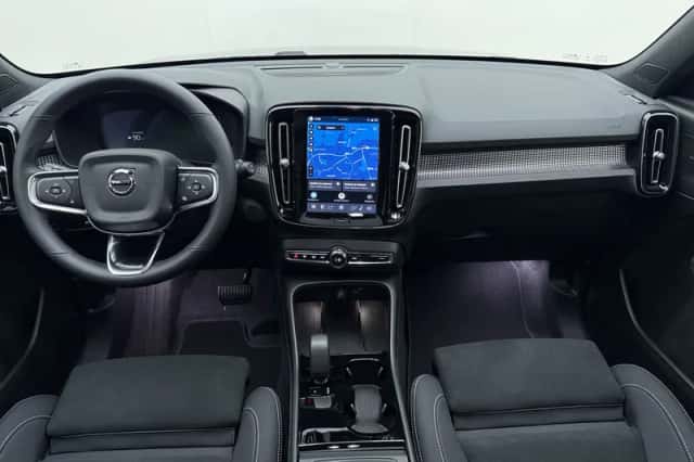 Volvo EX40 (2026) thumbnail 2